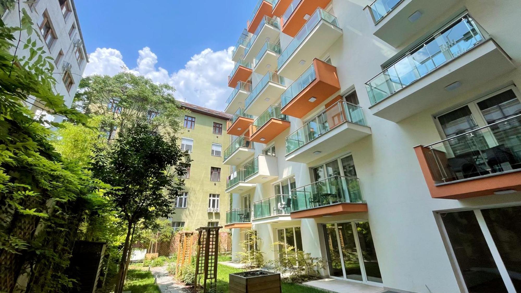 Little Americas North West Apartments Budapest Exterior photo