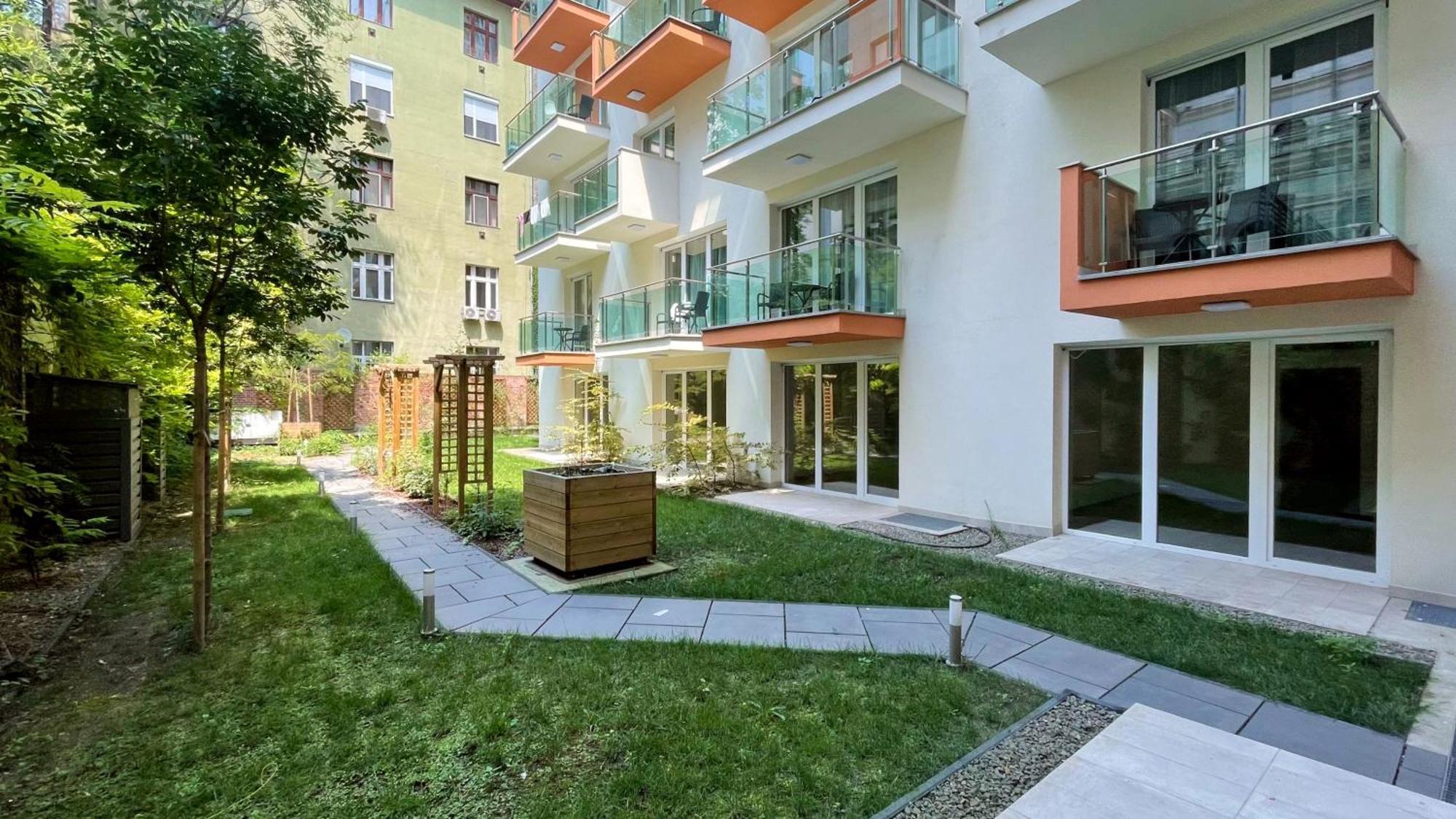 Little Americas North West Apartments Budapest Exterior photo